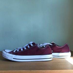 Maroon converse